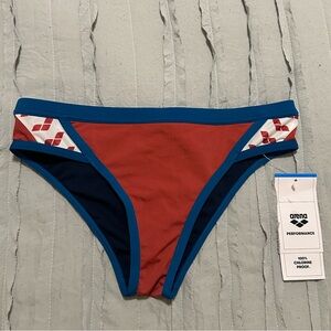 NWT Arena Icons Cross Back Solid Bikini| Size 32